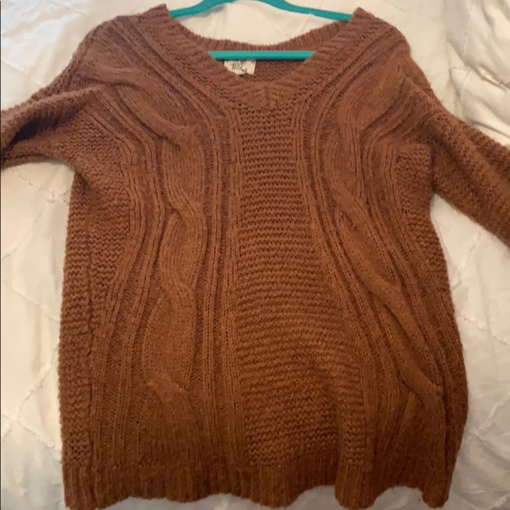 Size medium: Hippie Rose cable knit sweater